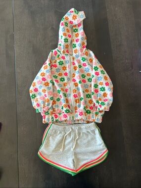 Old Navy zip up sweatshirt and drawstring shorts set. Size 2T.